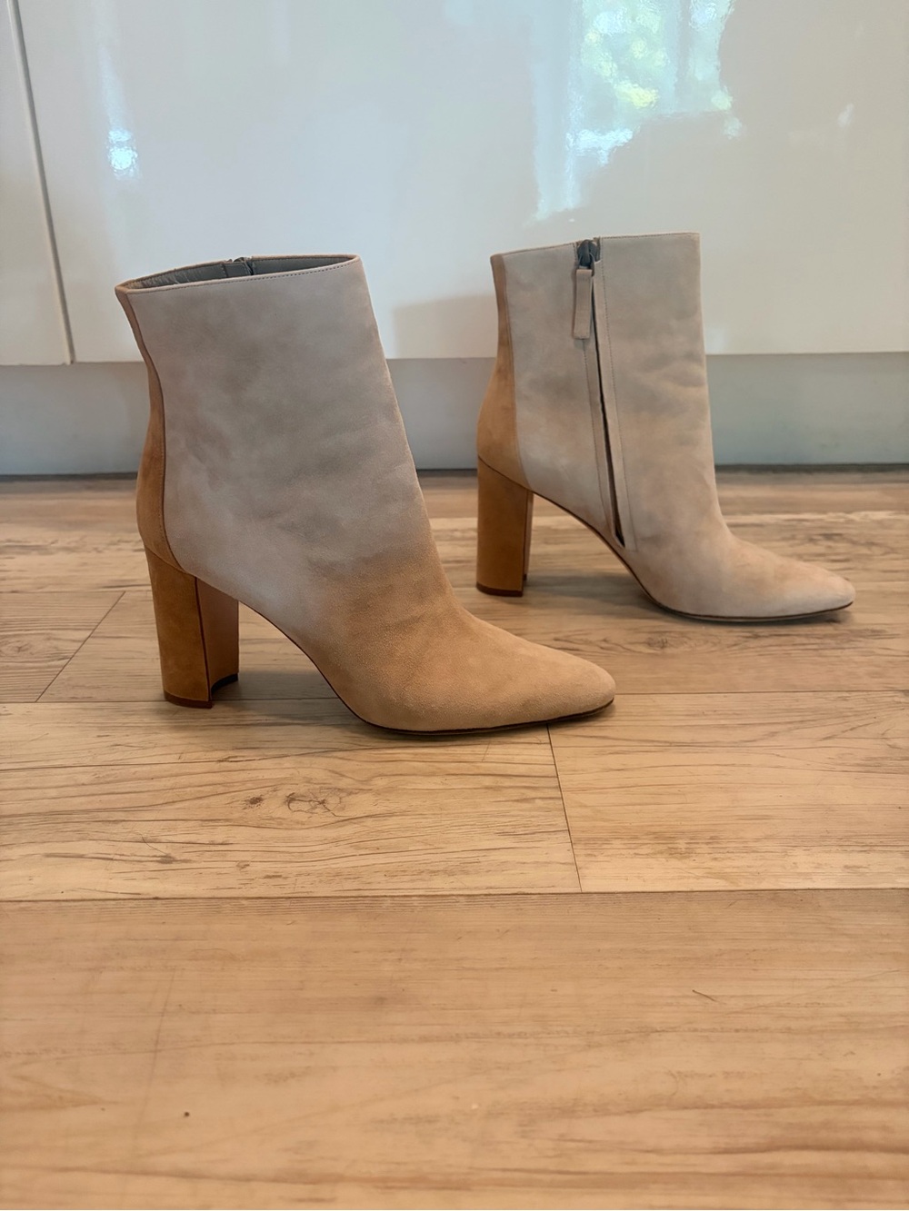 Manolo Blahnik Rosie 70s Women's Two-Tone Suede Block Heel Ankle Boots - Beige